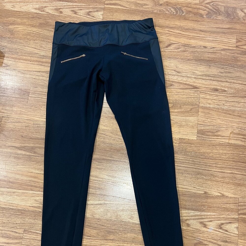 ADAY Throw & Roll Leggings